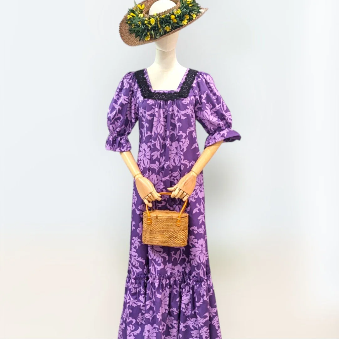 Floral Print Half Sleeve Muumuu with Elegant Lace Trim - Purple